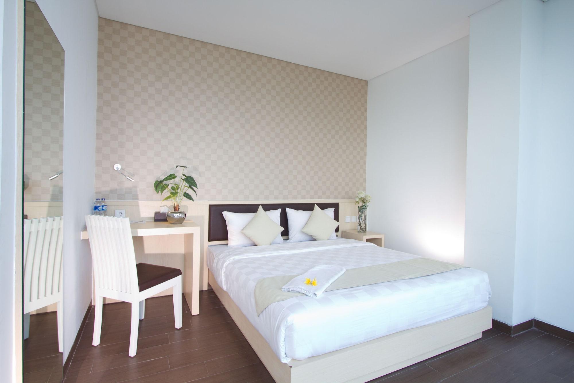 Hotel 88 Grogol Jakarta By Wh Kültér fotó